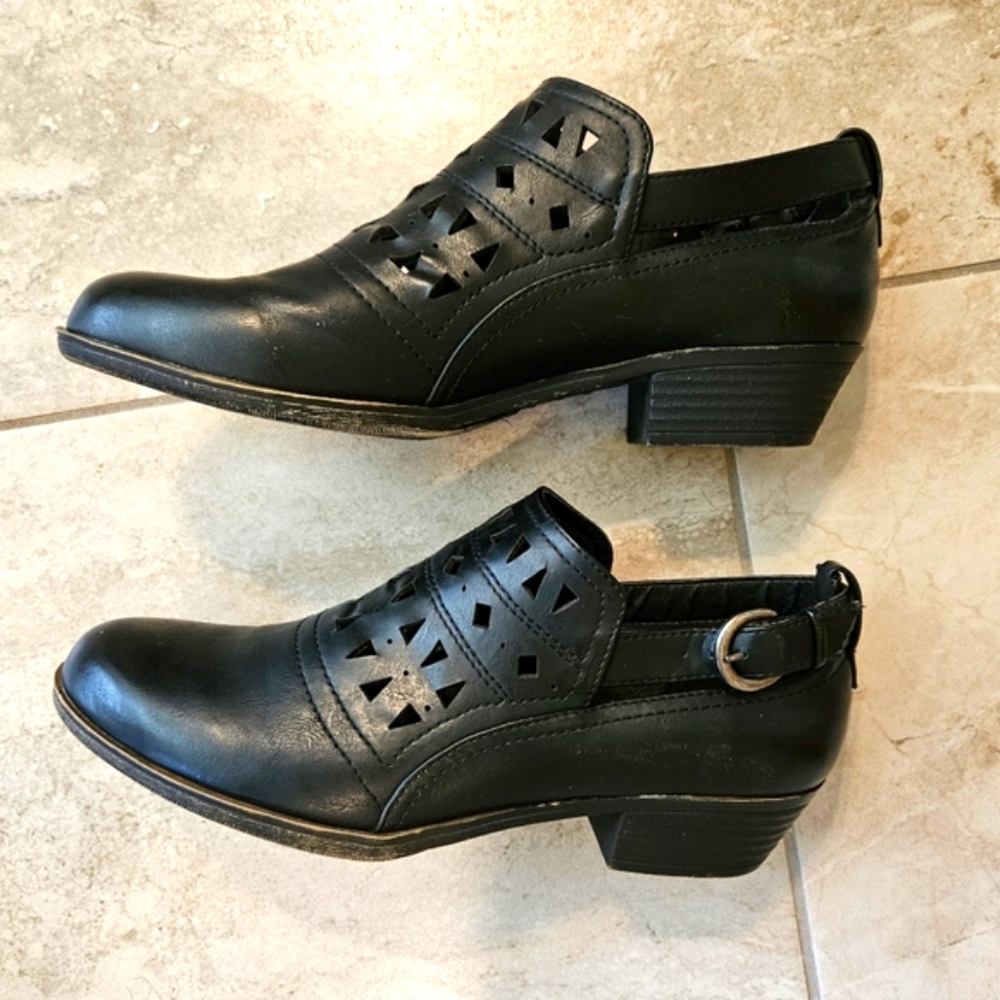 Ankle booties
